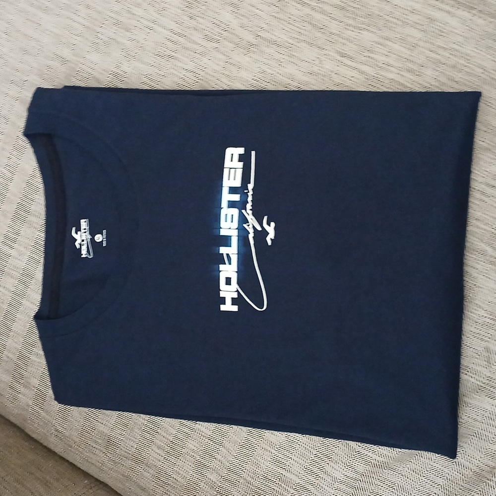 Hollister graphic t-shirt